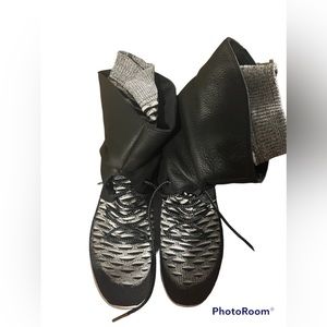 Nike Roshe Two Hi Flyknit Sneaker Boot Sz 11
